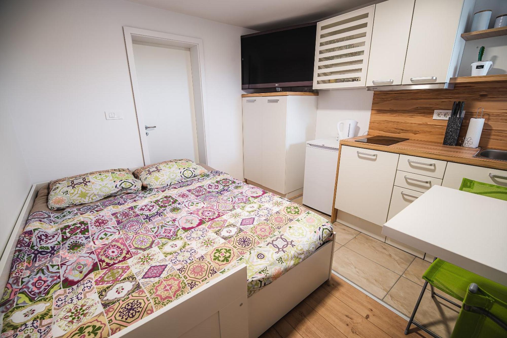 Apartments Rozalija Preddvor Room photo